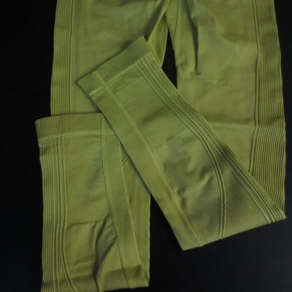 ALALA WOMEN'S CHARTREUSE SEAMLESS TEXTURED LEGGING PANT - LARGE - Picture 6 of 6